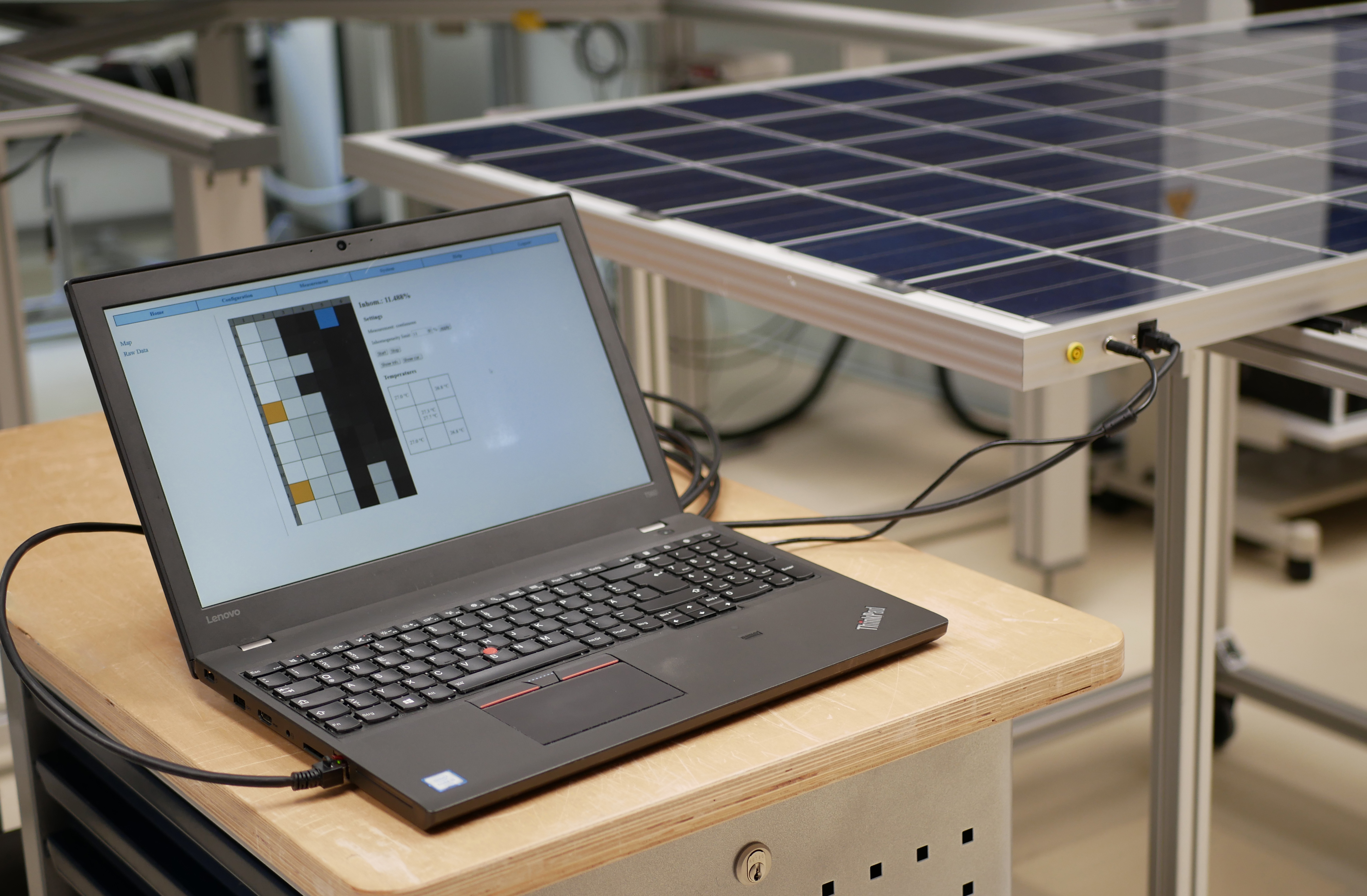 Mobile uniformity test system for measuring solar simulators for photovoltaic modules